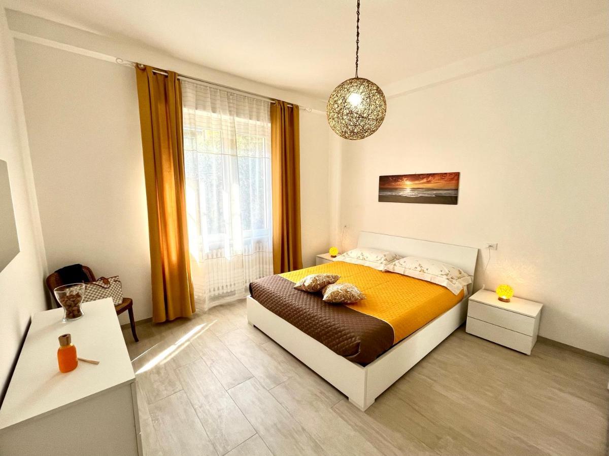 Marina Centro Harbor Apartment Rimini Exterior photo