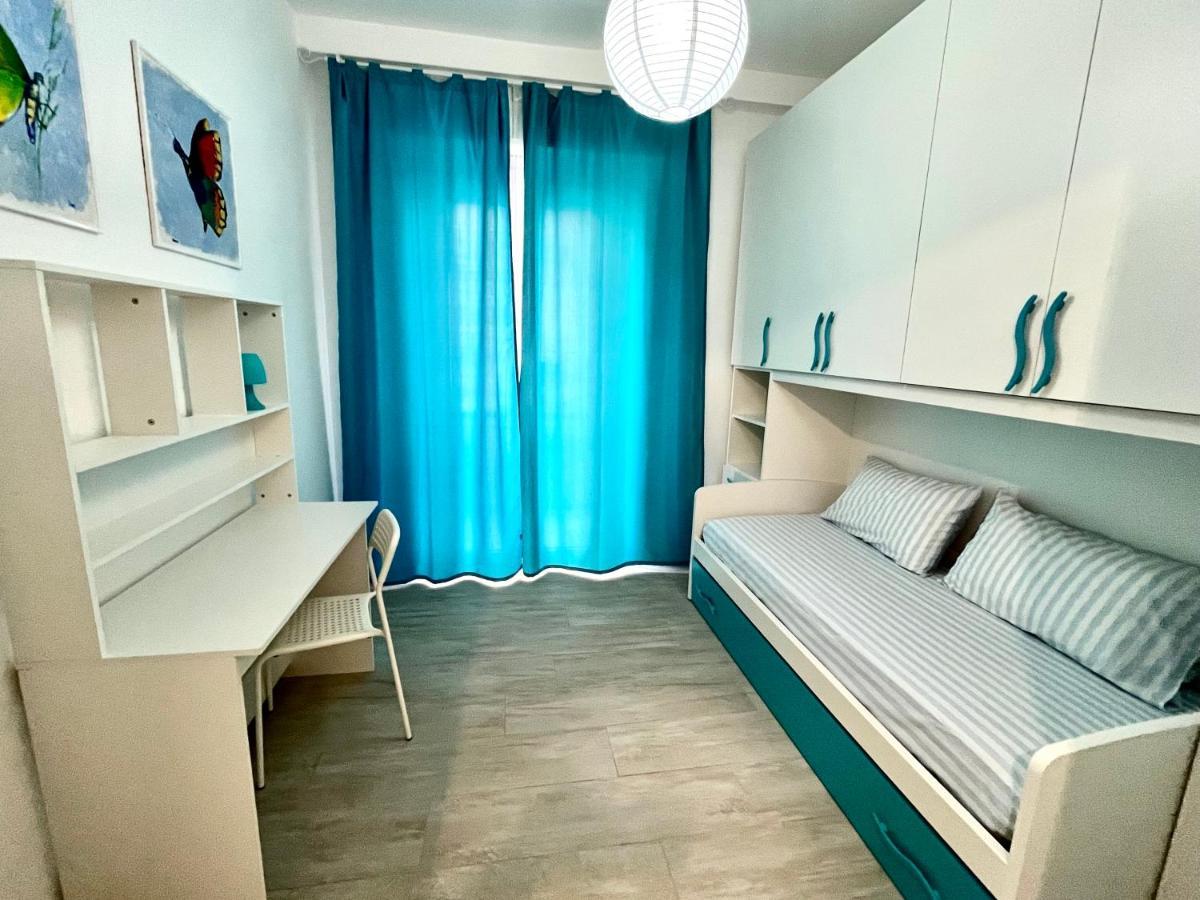 Marina Centro Harbor Apartment Rimini Exterior photo